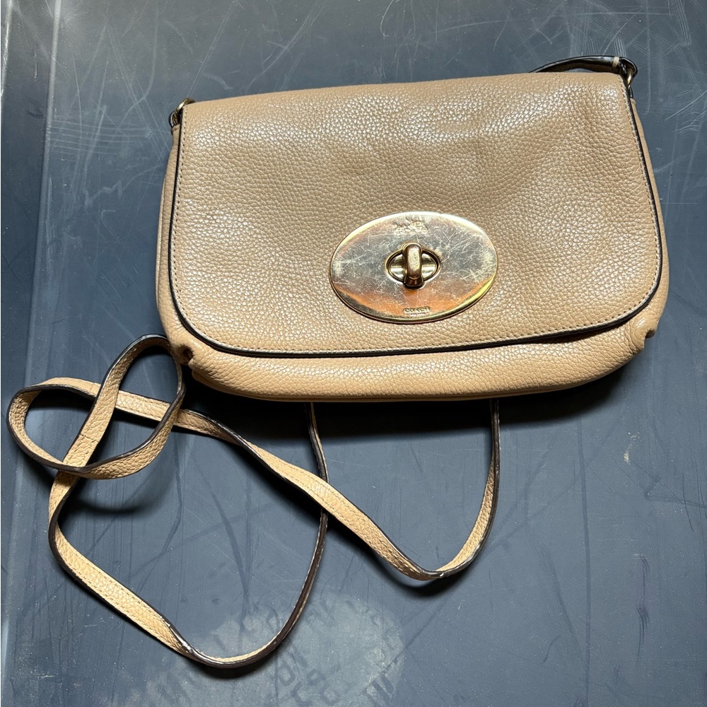 Coach liv turnlock crossbody bag